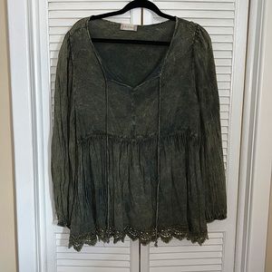 Altar’d State, Large, Green flowy, comfy shirt
